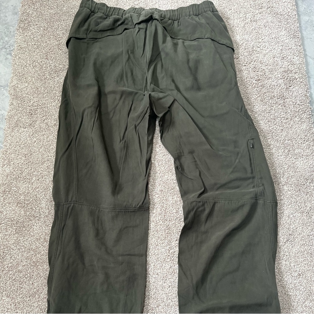 Lululemon Essential Affinity Jogger - image 3